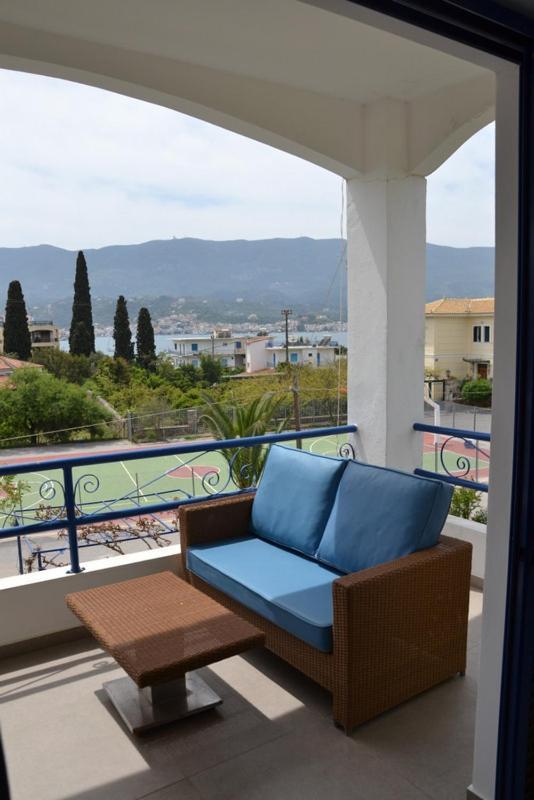 Valente Perlia Rooms Poros Town Exteriér fotografie